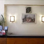 Grand Magenta Szálloda *