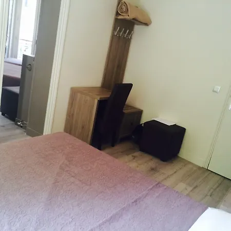 Grand Magenta Szálloda Párizs