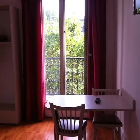 Grand Magenta * Paris