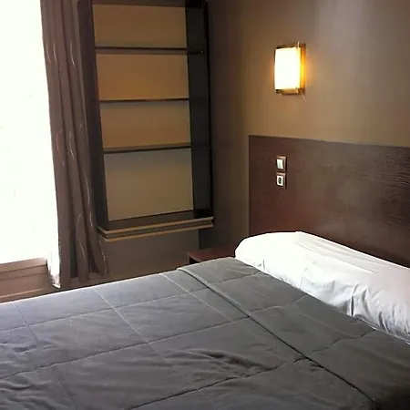 Hotel Grand Magenta