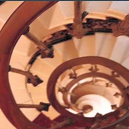 Grand Magenta Hotel