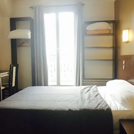 Grand Magenta Hotel *